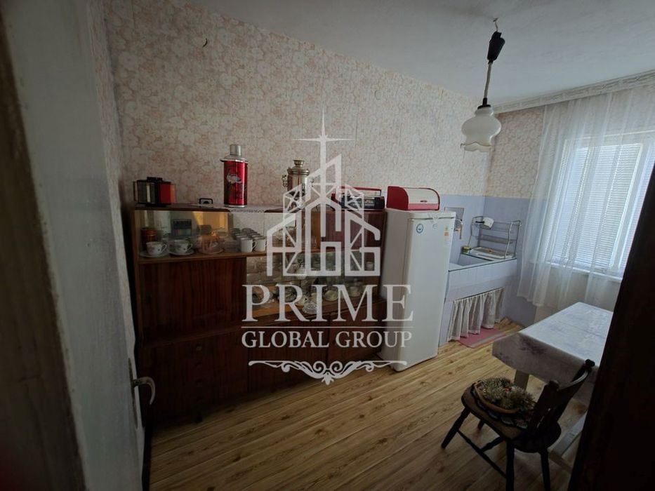 КЪЩА С ДВОР 618 КВ.М. В С. ПЕЩЕРСКО, ОБЩИНА АЙТОС