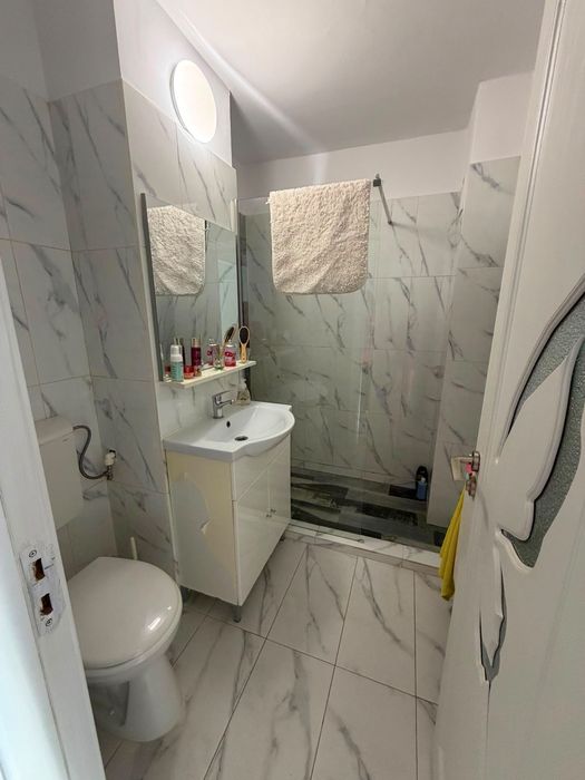 Vand garsoniera 32 mp