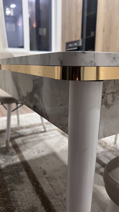 Стол и 6 стульев