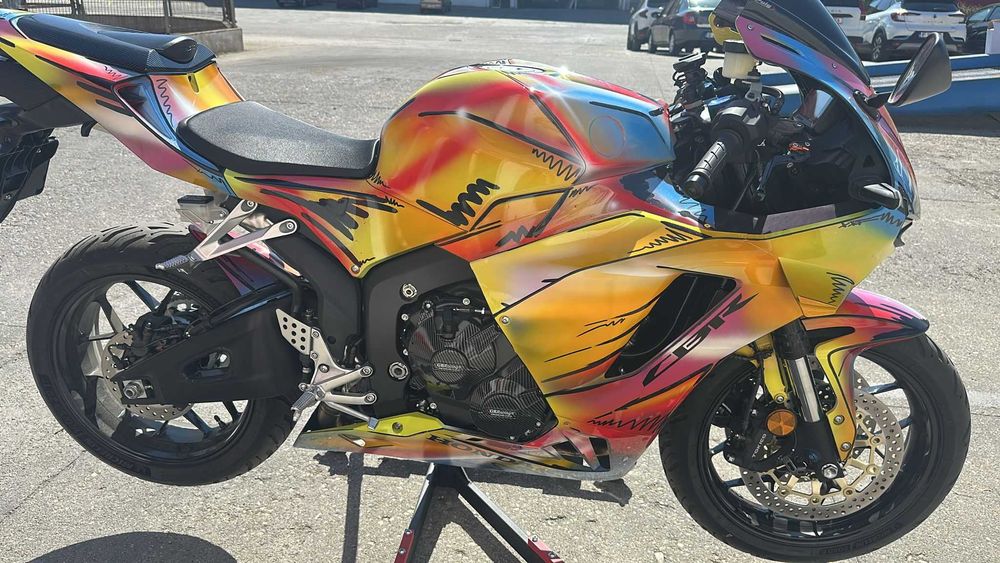 Honda CBR600RR 2025 vopsea custom unica 550km! in urcare usoara!