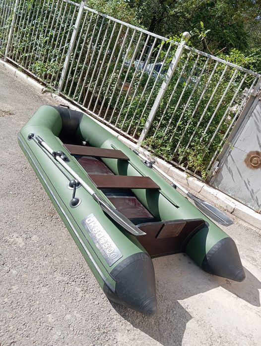 Продам надувную лодку