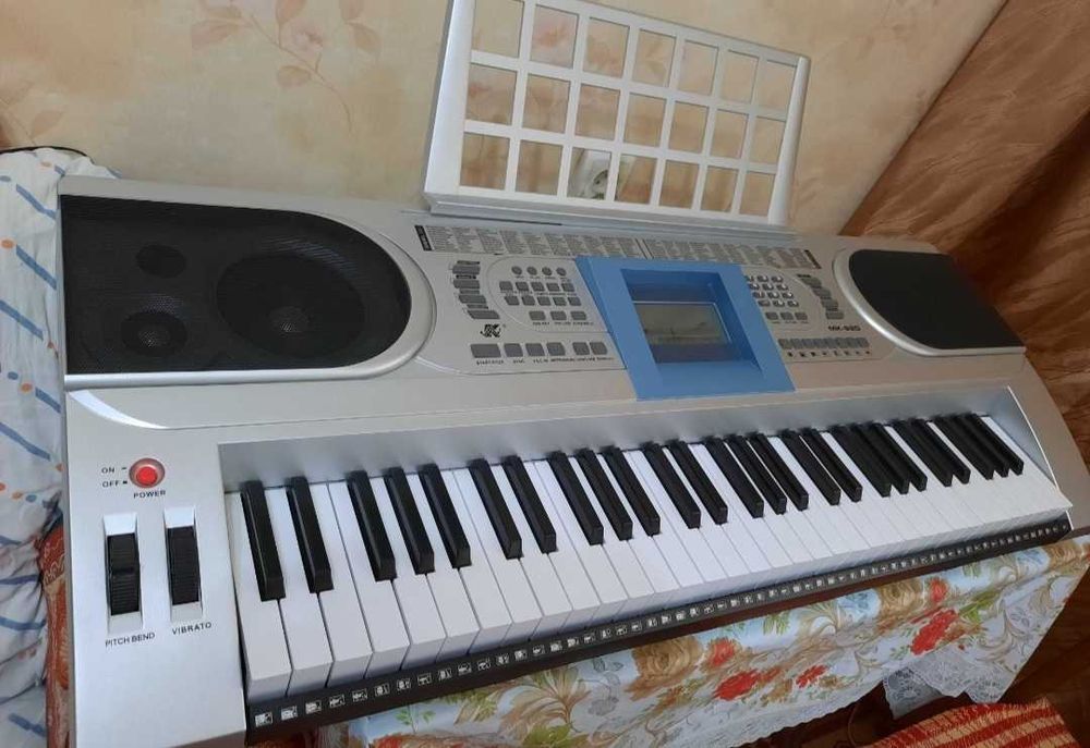 Синтезатор МК-920,  новый