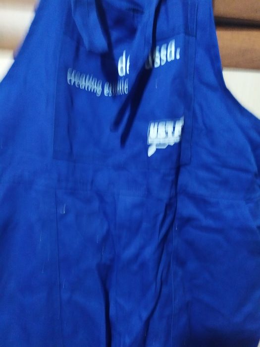 Продам штаны комбинезон.