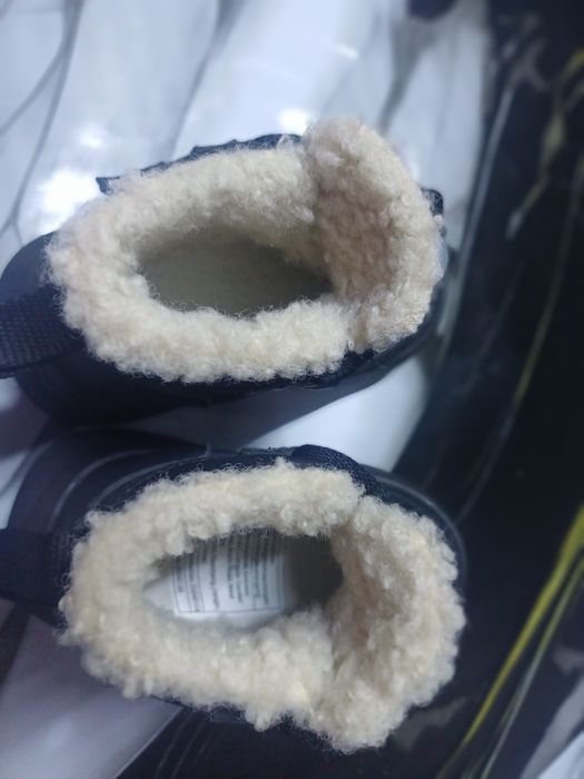 Продам детские зимние запожки