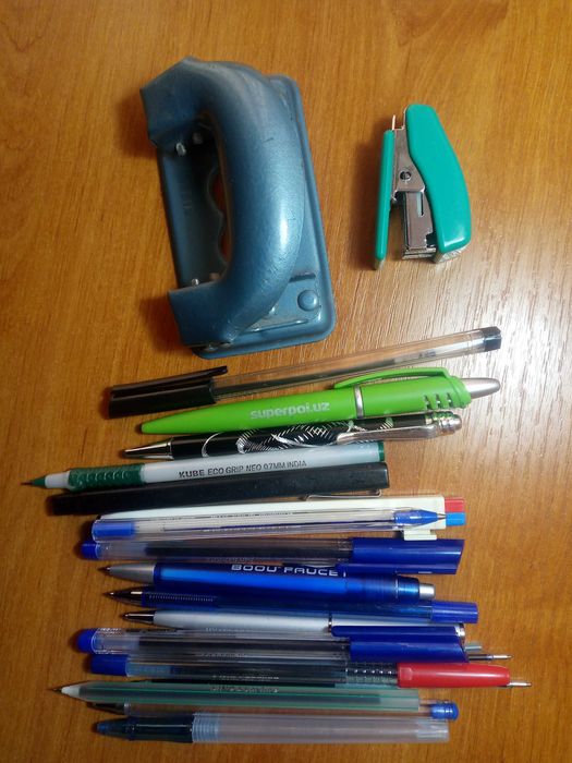 Маленький английский степлер 15тыс+ БЕСПЛАТНО Б/У канцтовары