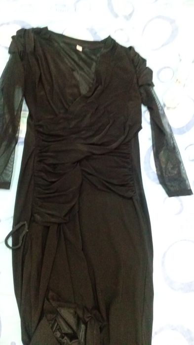 Продам платья  разные