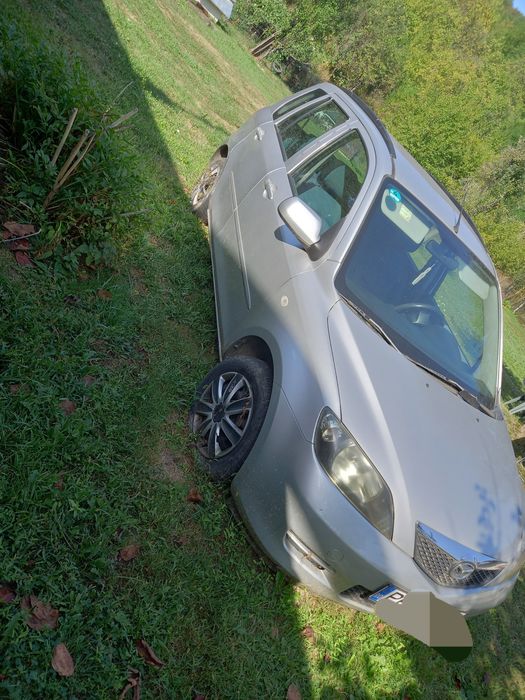 Vând Mazda 2  an 2004