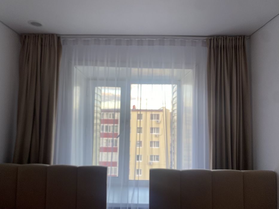 Продам шторы в отличном состояний