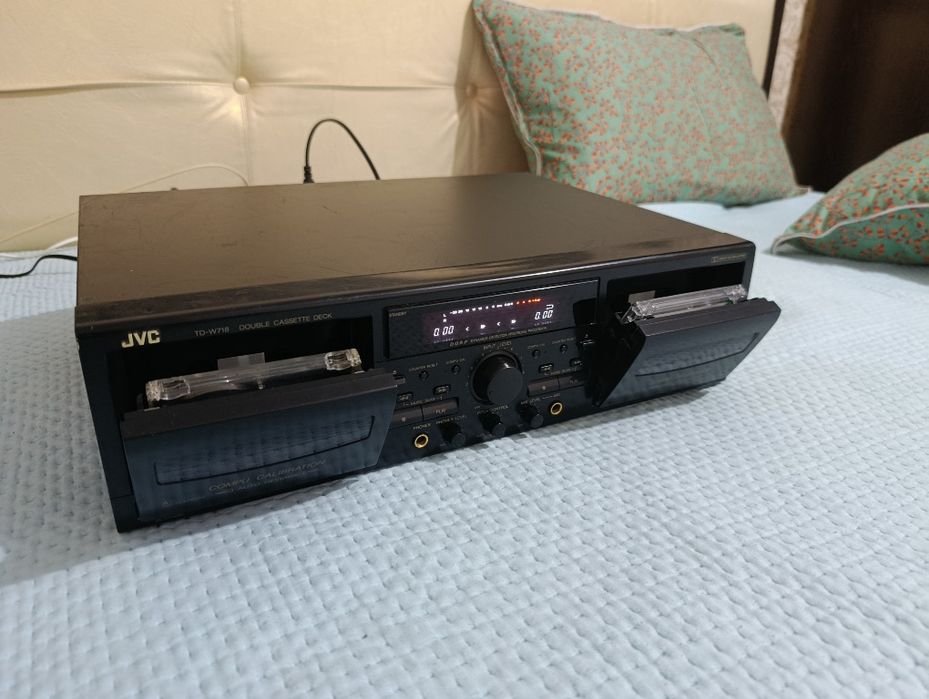 Магнитофон приставка JVC TD-W718