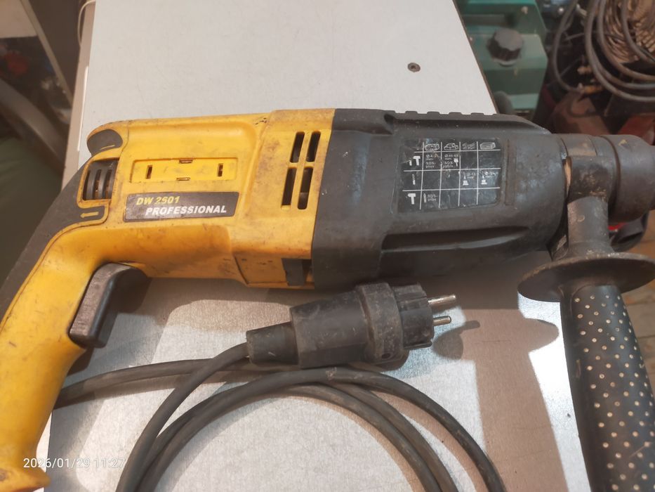 Болгарка УШМ ВИХРЬ 125, перфоратор DeWALT