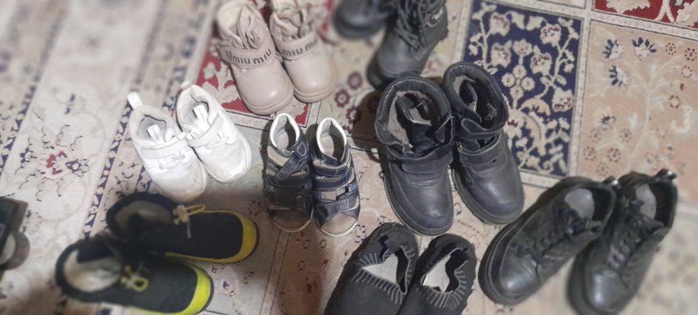 Отдам даром вещи и обувь