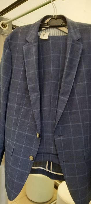 Costum barbati Hugo Boss