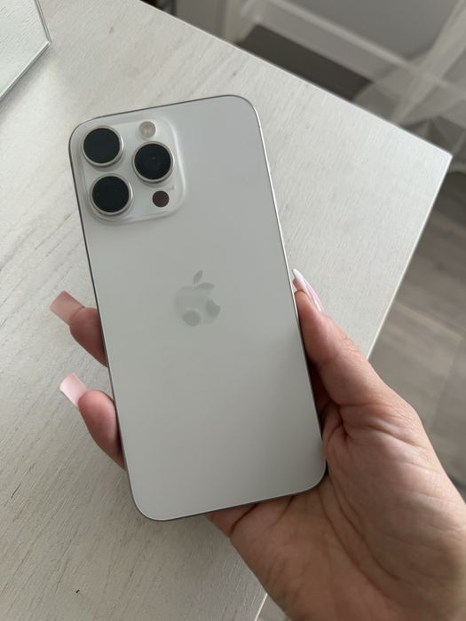 Продам телефон модель  iphone 15 pro max