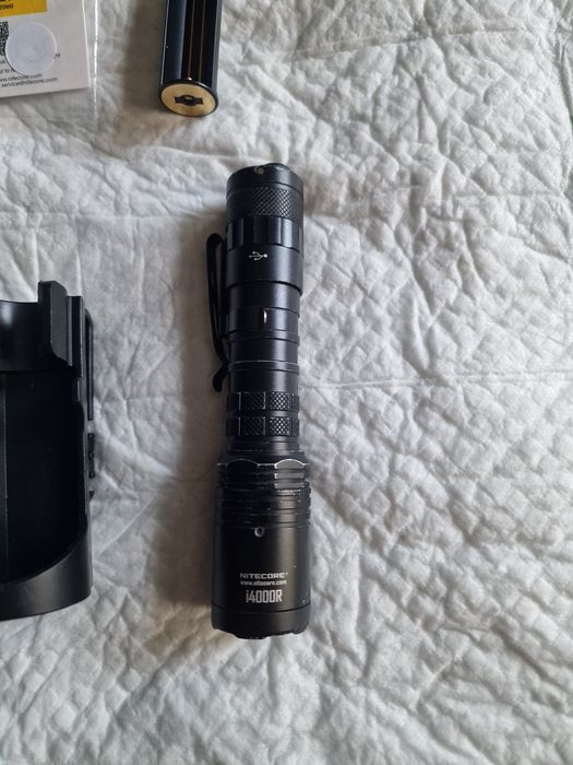 Lanternă Nitecore i4000R