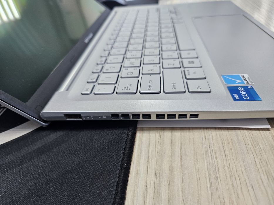 ASUS Vivobook 14X OLED X1403Z