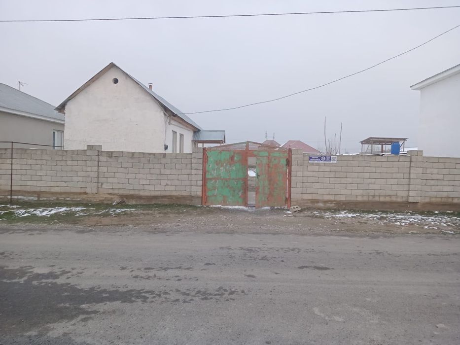 Продам дом с участком 10 соток.