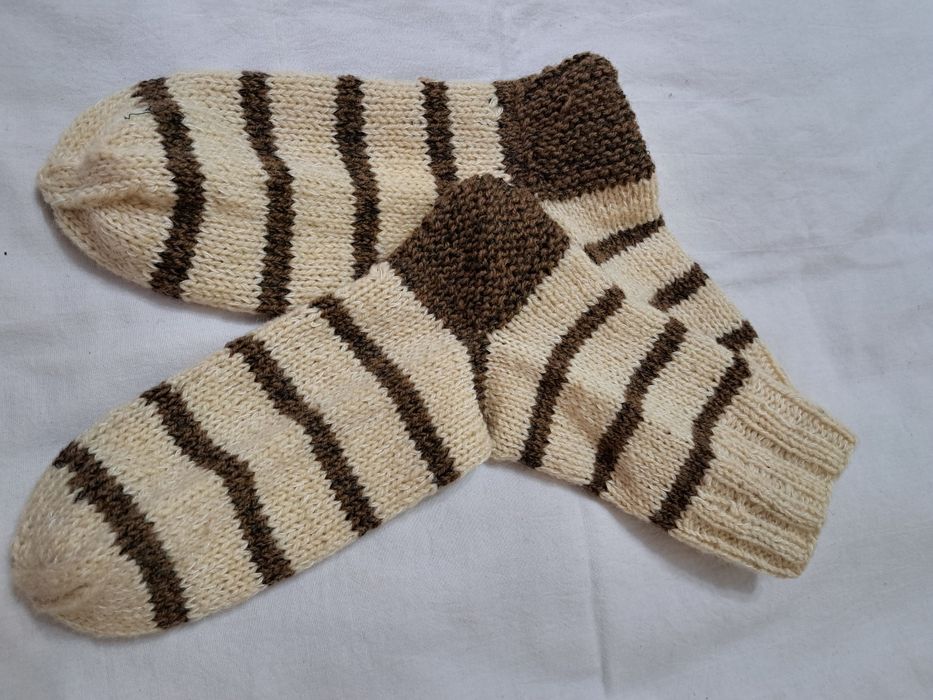 Вязанные шерстянные носочки ручной работы