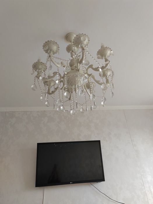 Продаю люстру в гостиную!