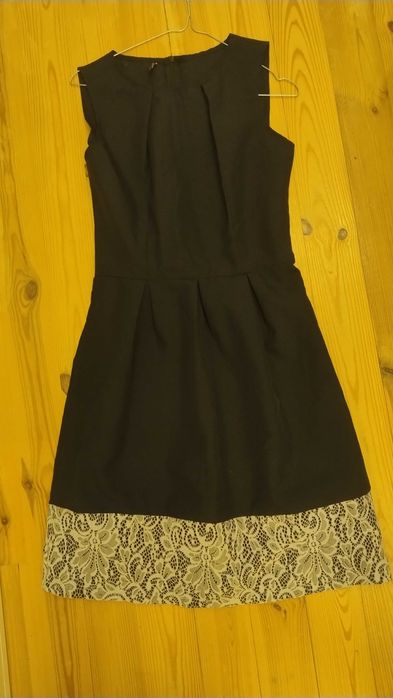 Rochita cu croiala eleganta pentru birou sau casual