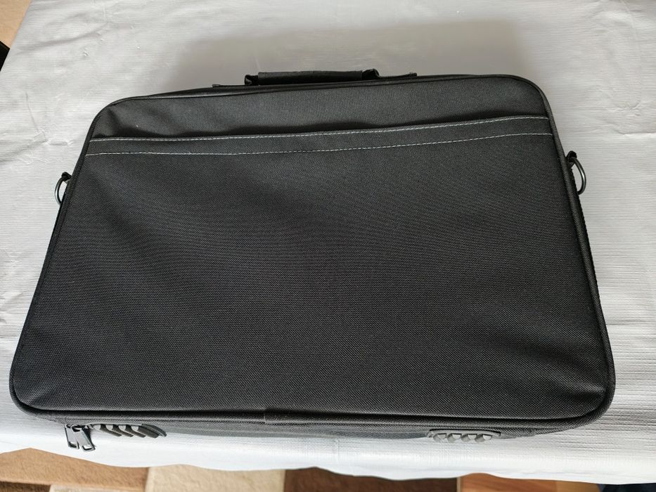 Geanta Laptop Hama Preț.60 lei.