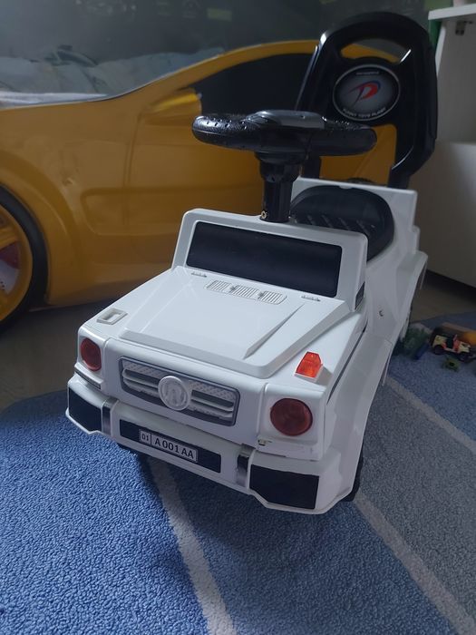 Игрушка.Большая машина с местом для груза, для весёлых игр)