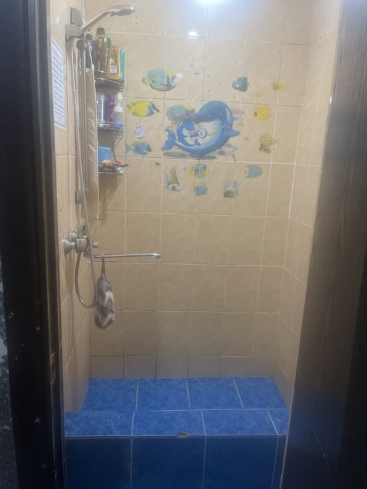 Chilonzor 25kv 1 etaj 2xonali uy sotiladi