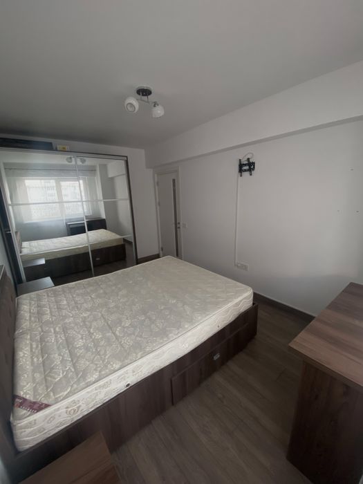 Inchiriez apartament Newton Tatarasi