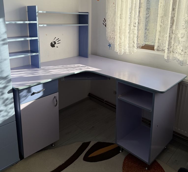 Set mobilier cameră tineret / adolescent