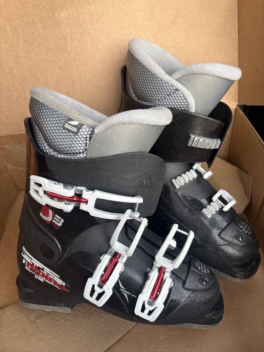 Продам лыжи с ботинками