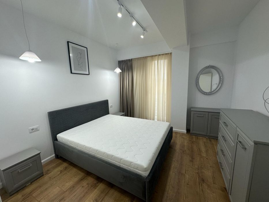 Inchiriez apartament