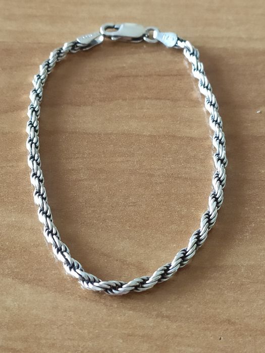 Сребърни колиета и сребърна гривна