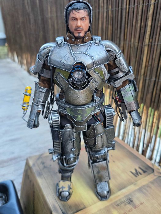Figurina Colectie 1/6  Hot Toys Iron Man Mark I