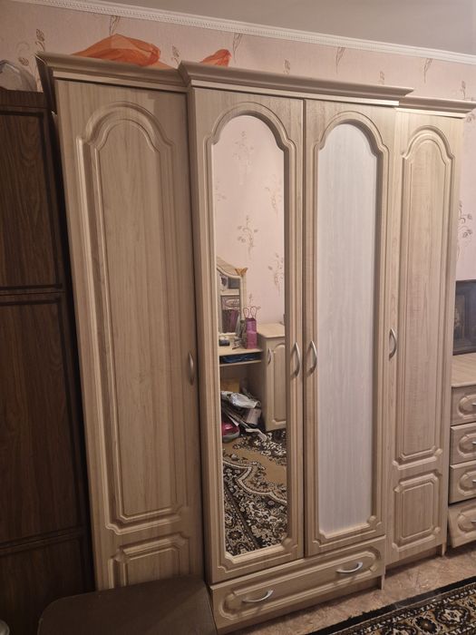 Продам спальный гарнитур
