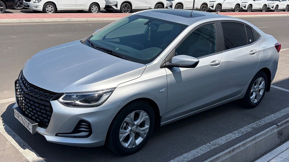 Chevrolet onix premier+