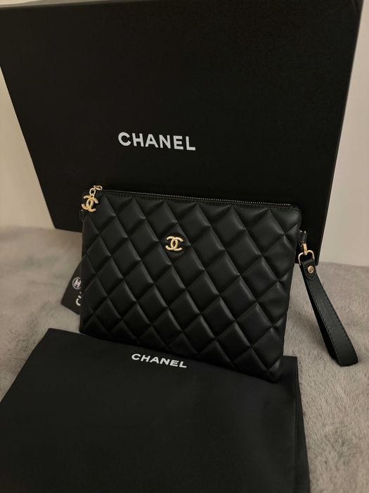 Geantă/Poșetă/Plic Chanel Classic Zipped Pouch 35x20x3