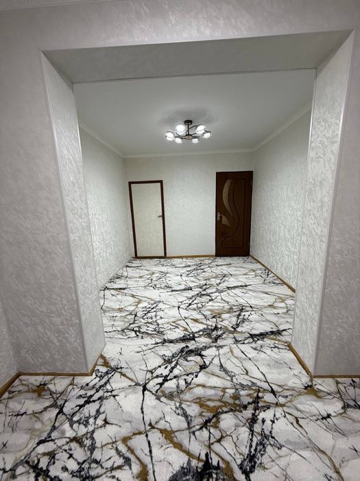 Amir Temur kucha 3 xona urtada joylashgan kvartira sotiladi