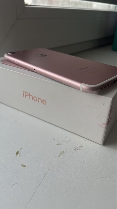 Продам Айфон 7 (32) Roze gold