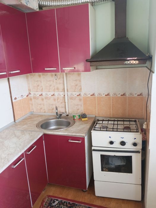 Срочно Продаётся Башлык 1в2/5/5 без мебелья без ремонта локации топ !