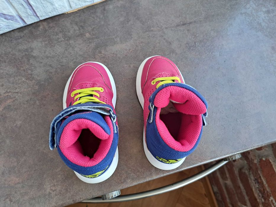 детски кецове,зимни обувки,боти,,Adidas номер24 за момиче,адидас