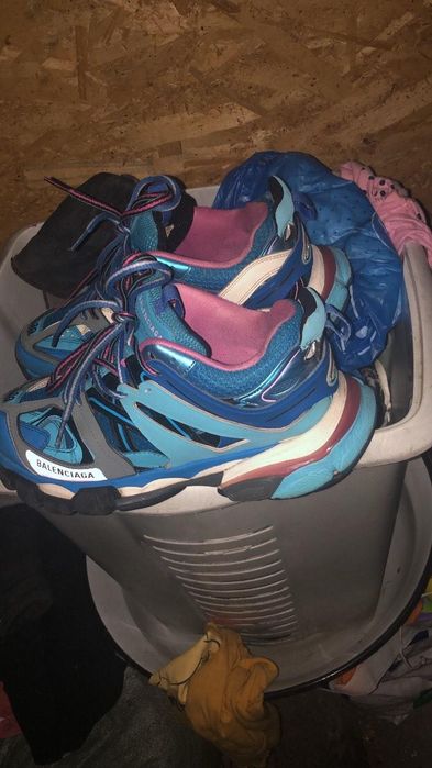 Vând balenciaga track