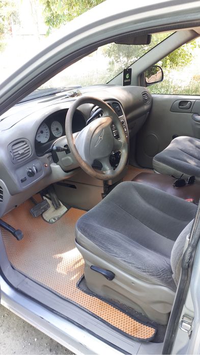 Продам Крайслер минивен 2001 г