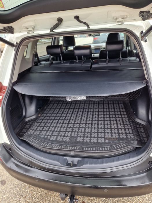 Тойота  RAV 4 2.0