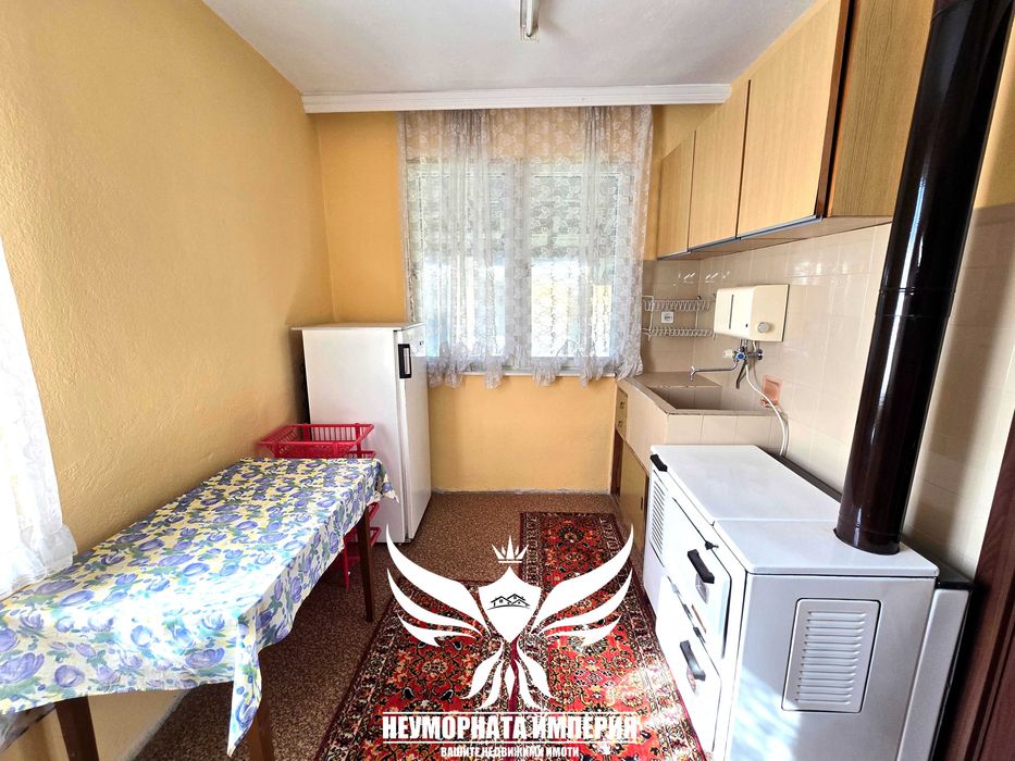 Под наем двуетажна къща с постройки 210РЗП с 1101кв. двор с.Тополово