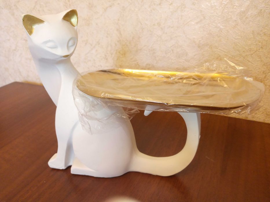 Статуэтка  кошка с подставкой для мелких предметов и гепард.Цена 1шт