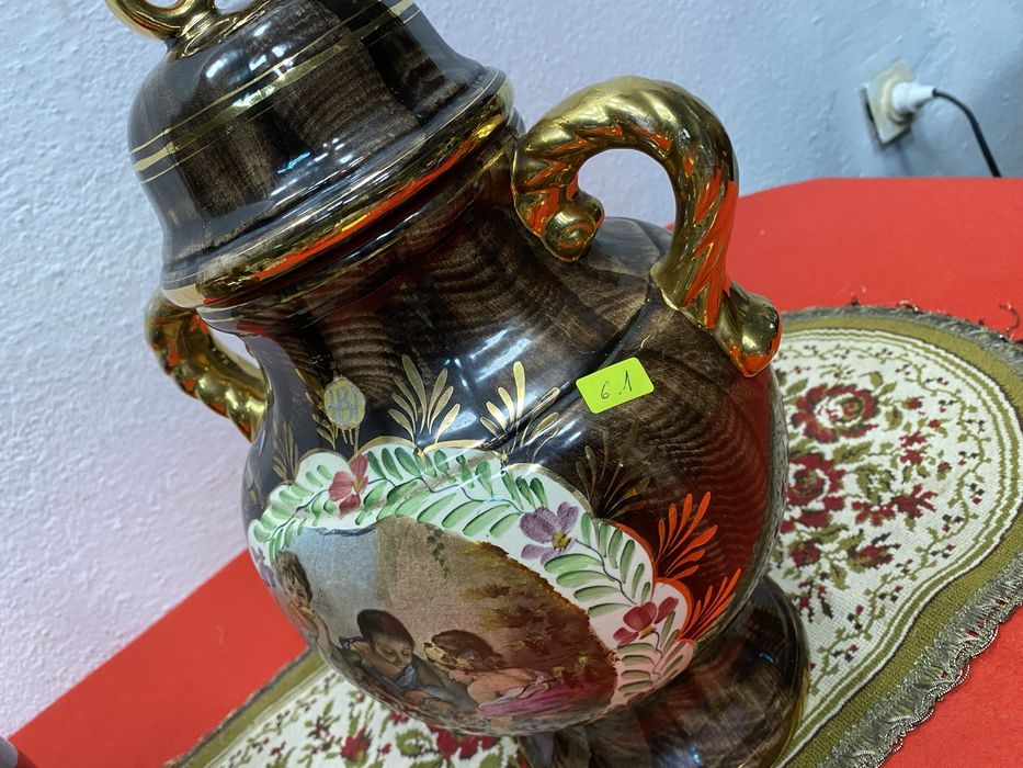 Винтидж порцеланови урни Bequet 1950те ръчна украса маркировка