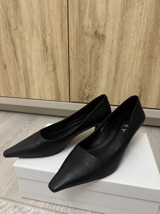 Продам женские туфли