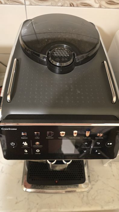 Espressor Automat Saeco GranAroma SM6580/10, LatteDuo, 14 Băuturi, Ecran TFT, 4 Profiluri, Râșniță Ceramică, Filtru AquaClean, 15 Bar, DoubleShot, Gri