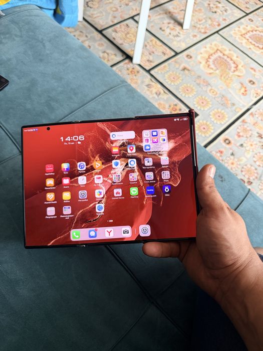 Huawei Mate Ultimate Desing
