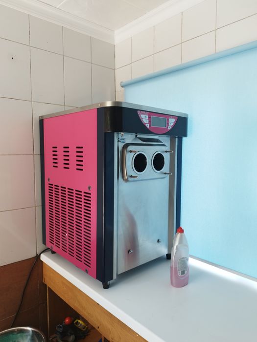 Фреизер для мягкого морожиного