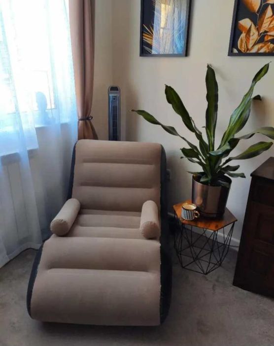 S-образен шезлонг с подлакътник